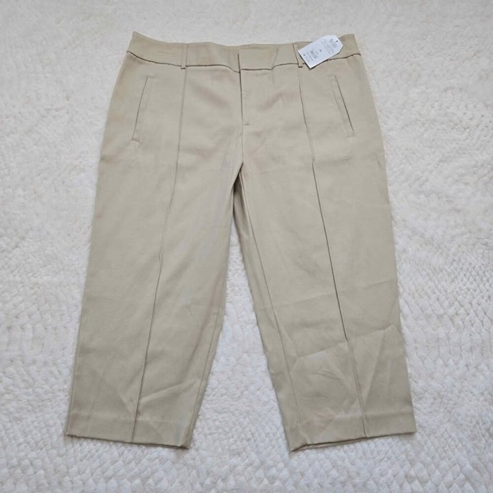Capri Pants Women's Size 18 NEW #820